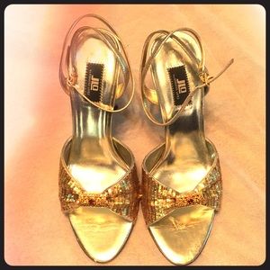 Formal Gold sequined high heeled shoes